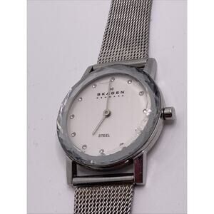 Skagen Classic Mesh Wrist Watch for Women With Faux Diamond Detail Skagen Classic Mesh Wrist Watch for Women With Faux Diamond  main image 2